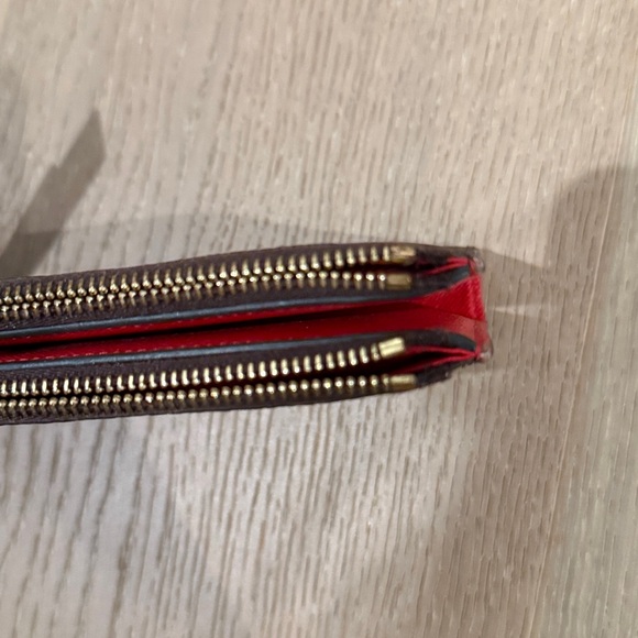 Louis Vuitton Monogram Women's Clutch - Picture 7 of 8